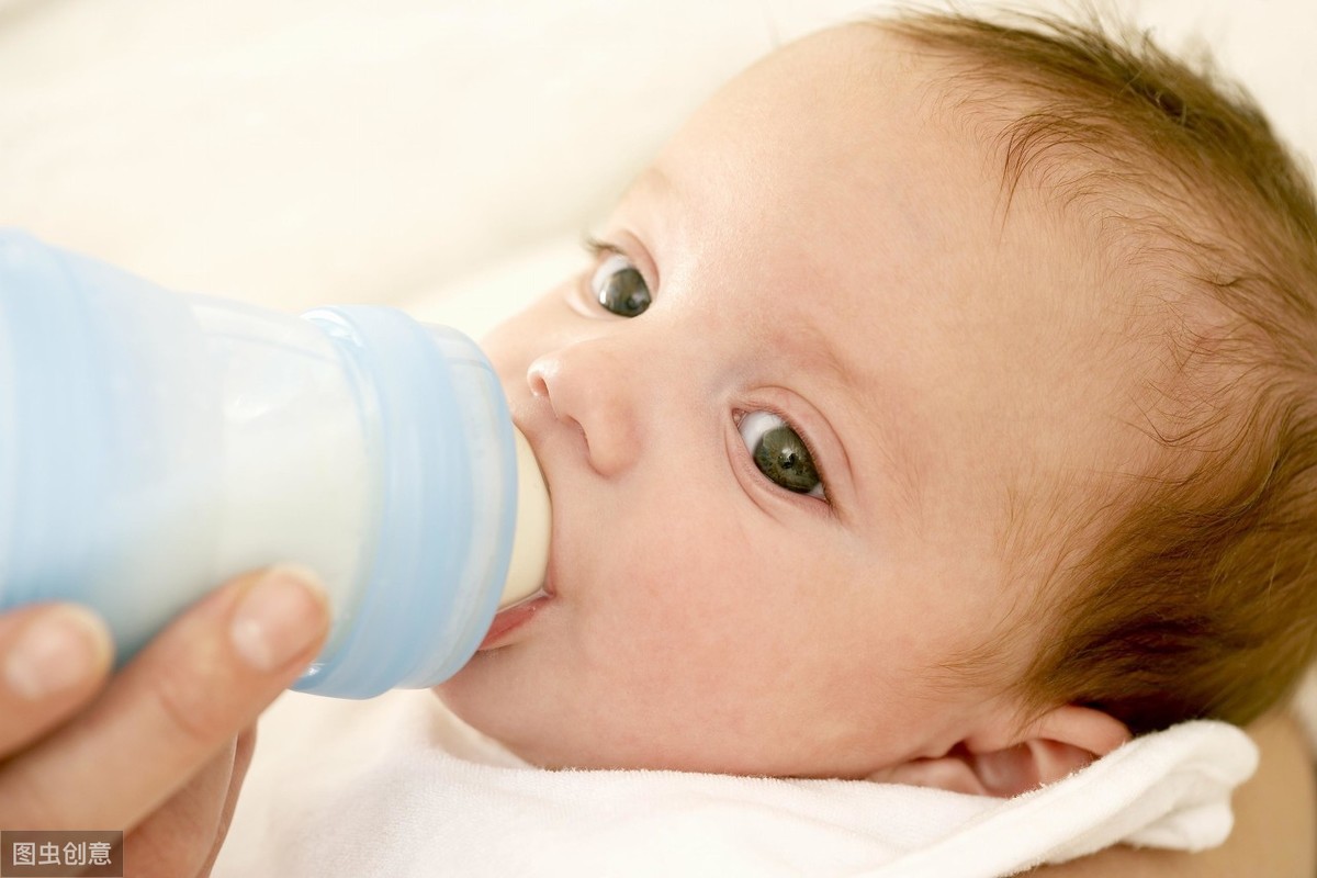 宝宝吃奶量标准图表（宝宝吃奶量标准是什么）