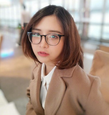 适合方脸眼镜妹的6款修颜发型！修颜时尚两不误
