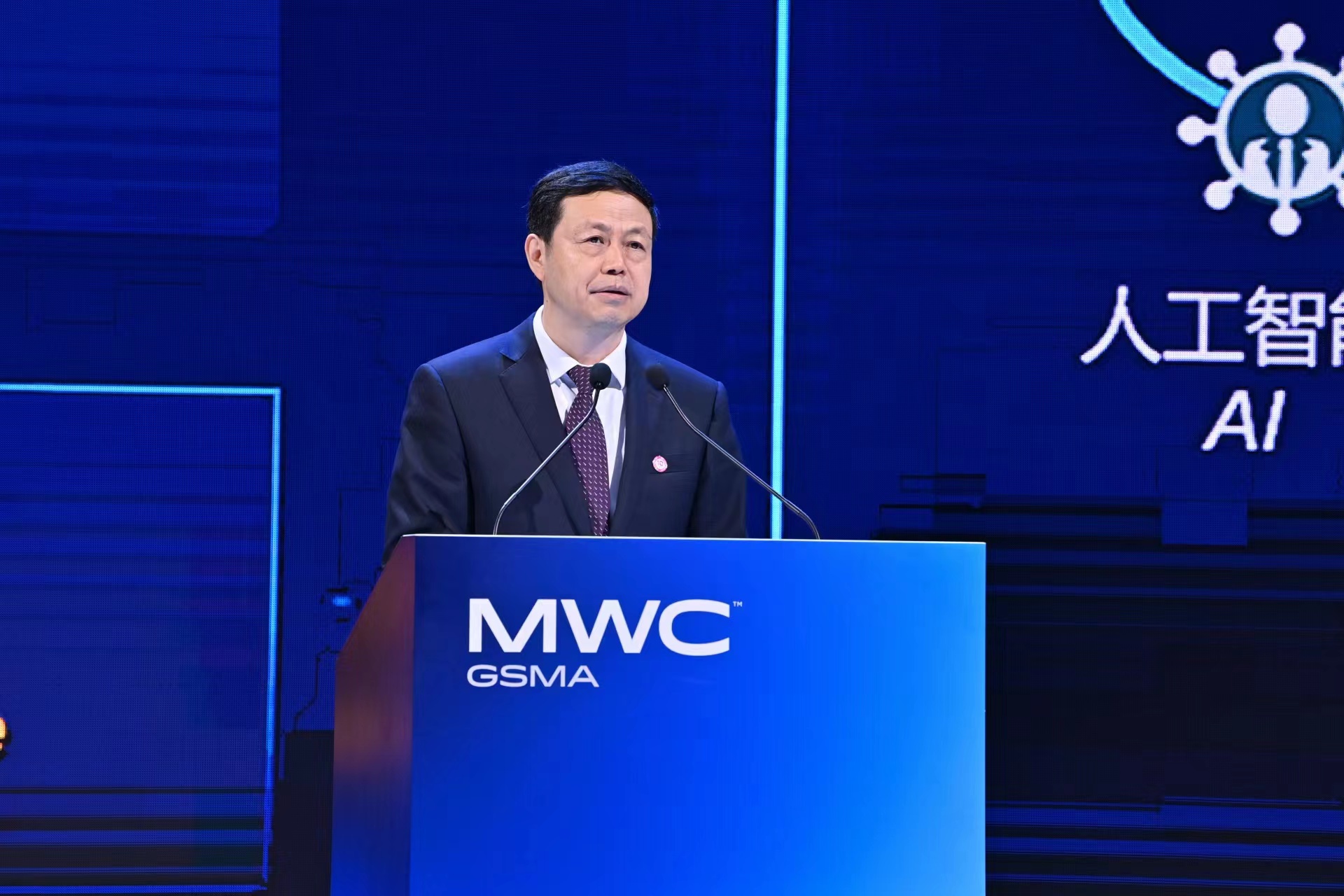 中国移动董事长杨杰：AIGC 可能会引发新一轮的科技革