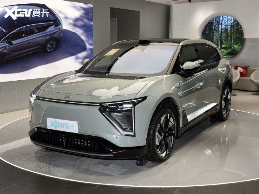 高合第三款新车 HiPhi Y 实车陆续到店，将于 7 月 15 日上市
