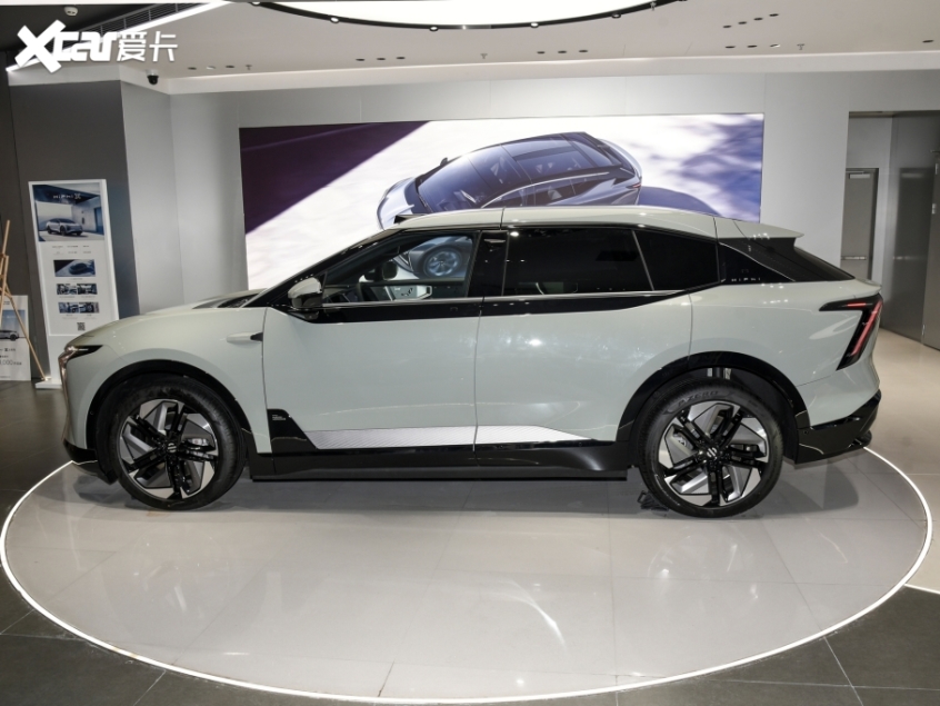 高合第三款新车 HiPhi Y 实车陆续到店，将于 7 月 15 日上市