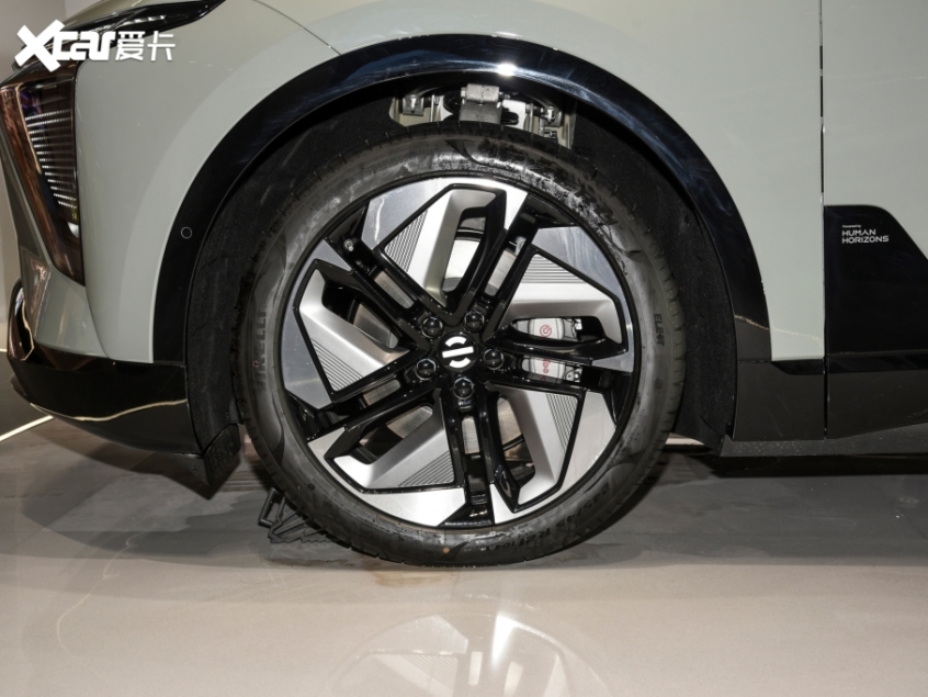 高合第三款新车 HiPhi Y 实车陆续到店，将于 7 月 15 日上市